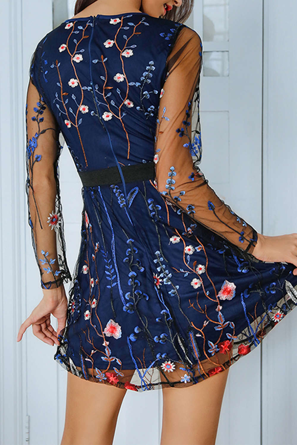 Levoire | Robe Mini En Maille Découpée Florale Brodée