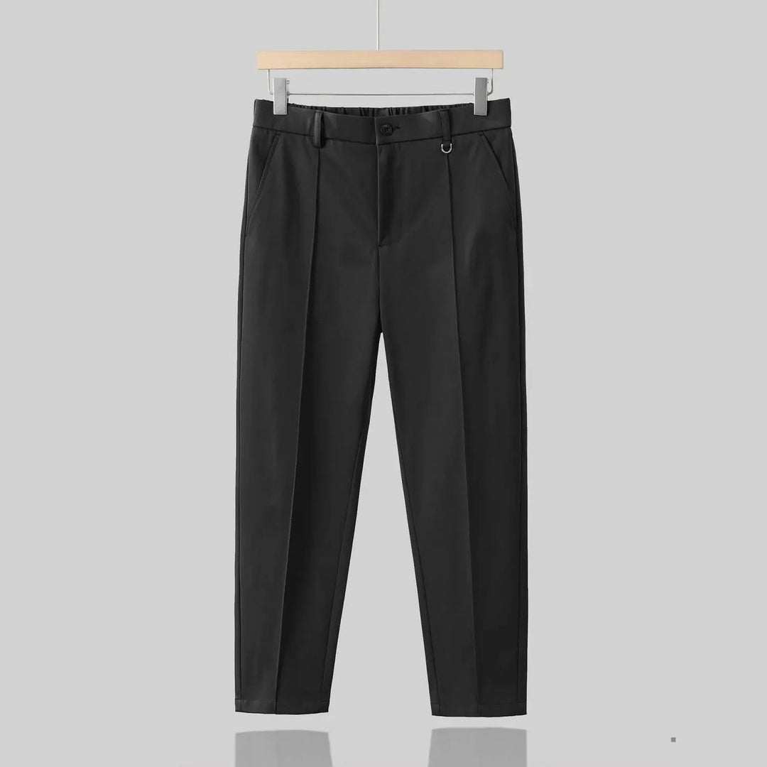 Levoire | Pantalon simple, sans plis, de couleur uniforme Noir