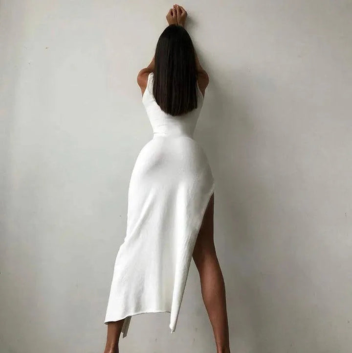Levoire | Robe midi slim fit à encolure ronde et fente pour femmes