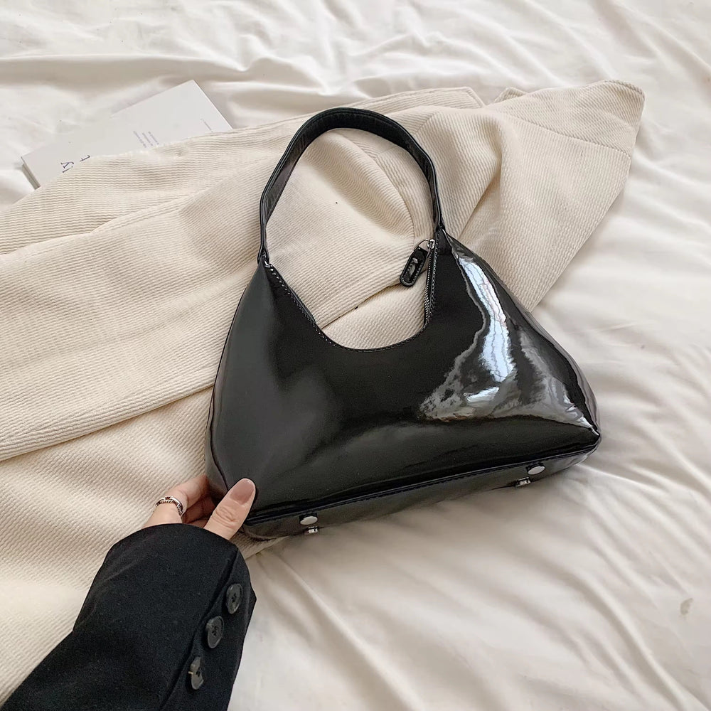 Levoire | Sac À Bandoulière En Cuir Verni Noir