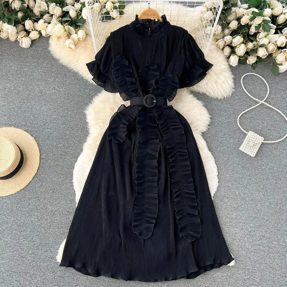 Levoire | Robe maxi à manches longues avec des volants plissés