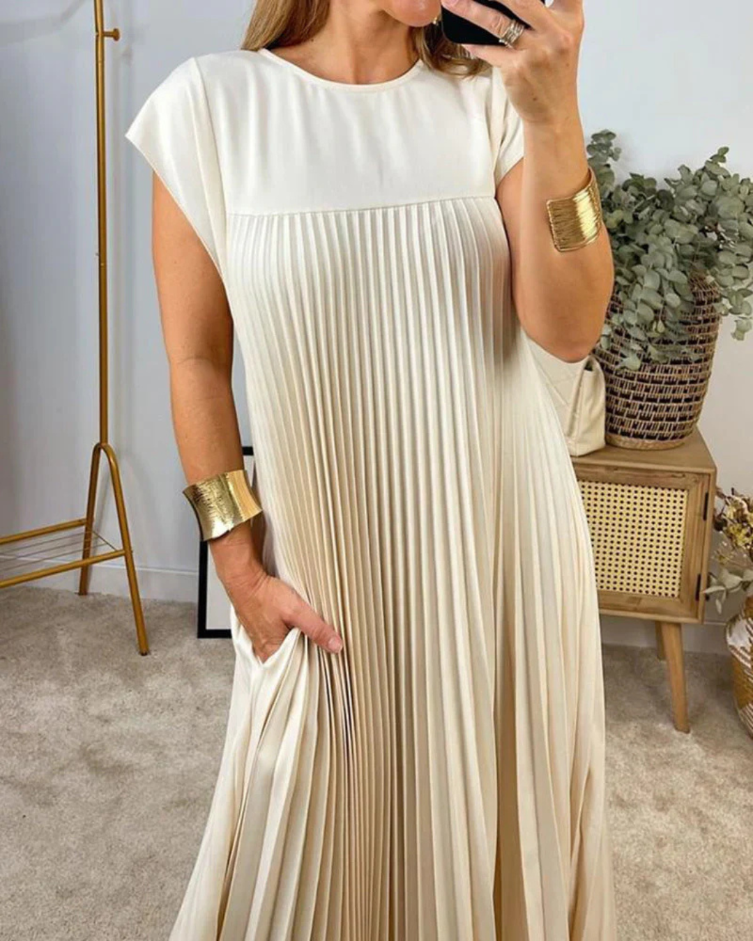 Levoire | Robe plissée élégante Beige