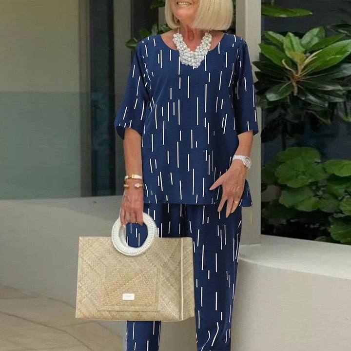 Levoire | Élégant Tailleur Femme Avec Top Et Pantalon Marine bleu