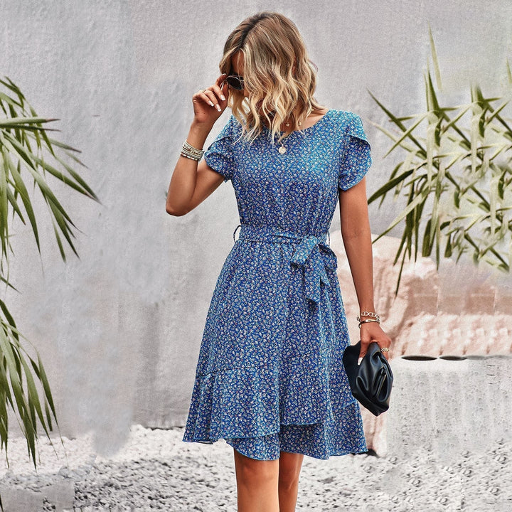 Levoire | Motif Floral Et Ceinture Pour Un Look Aéré Et Élégant