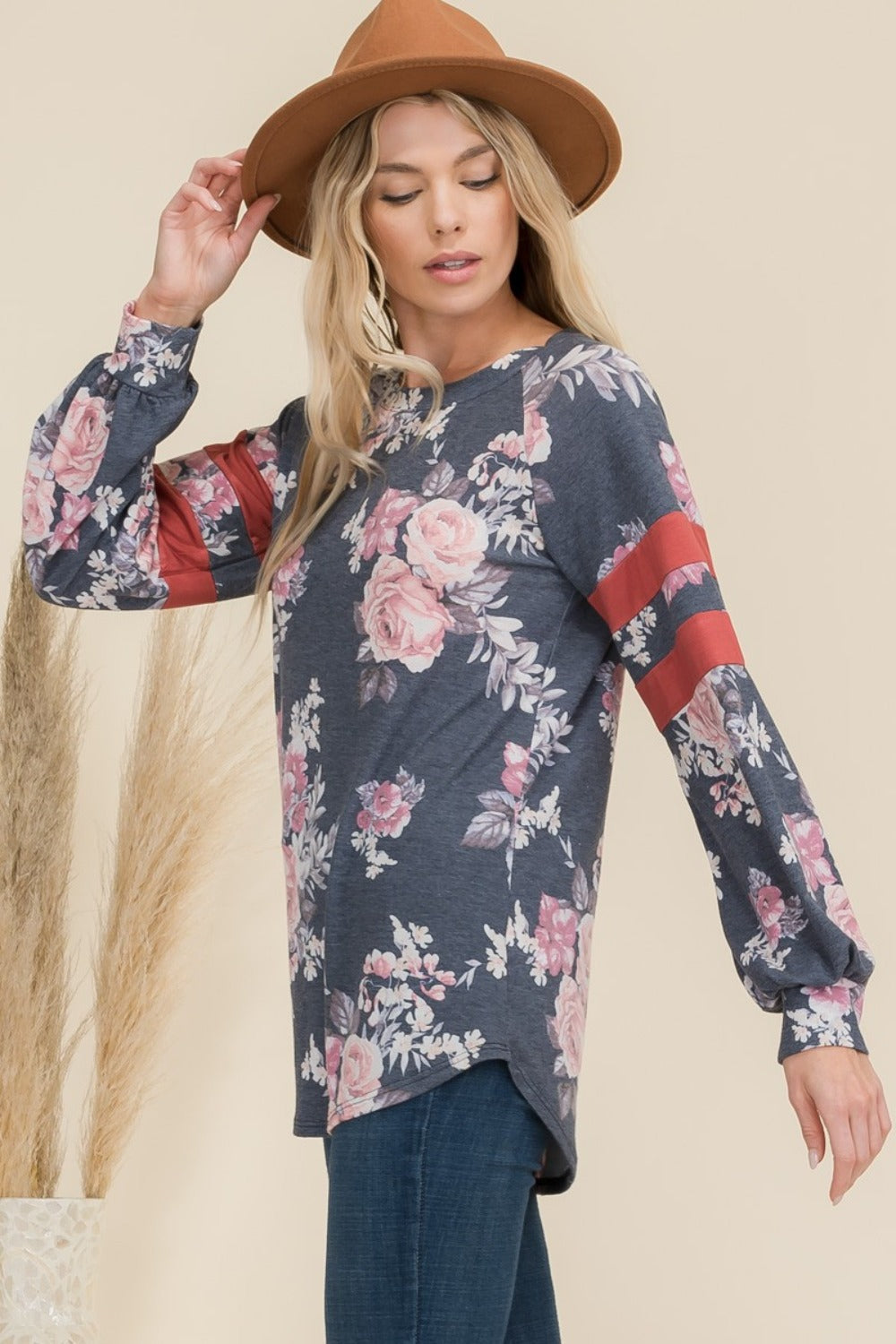 Levoire | Celeste Taille Plus T-shirt à motif floral avec détails rayés