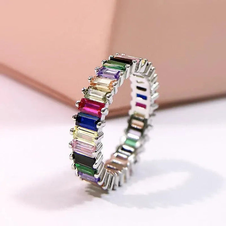 Levoire | Bague géométrique colorée pour femmes avec zircon en arc-en-ciel Argent
