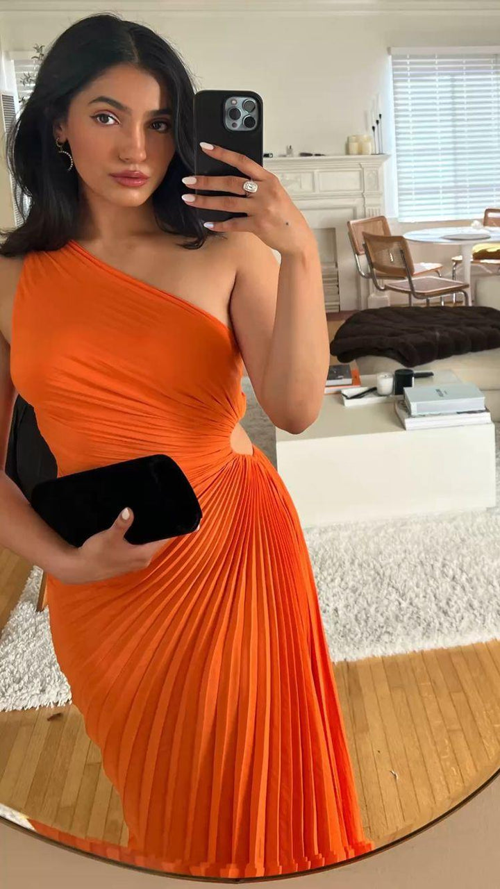 Levoire | Une Robe Maxi Plissée Irrégulière Sans Bretelles