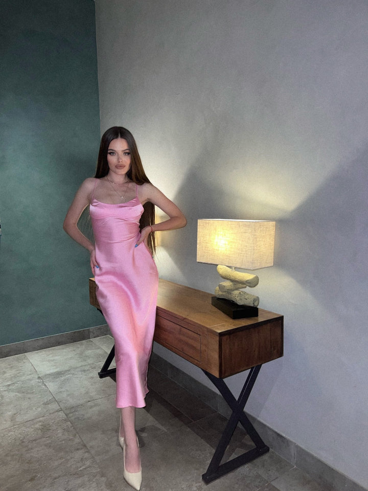 Levoire | Satin Sans Épaules Dos U Fente Midi Robe