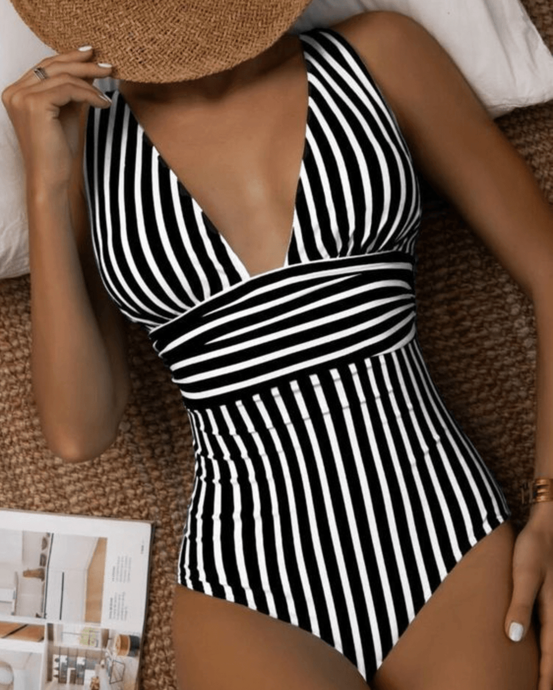 Levoire | Maillot De Bain Combiné À Col Pour Femmes Noir