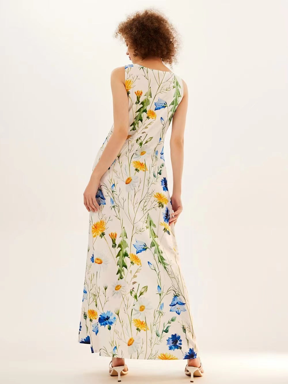 Levoire | Robe Longue Sans Manches À Fleurs Avec Décolleté En V