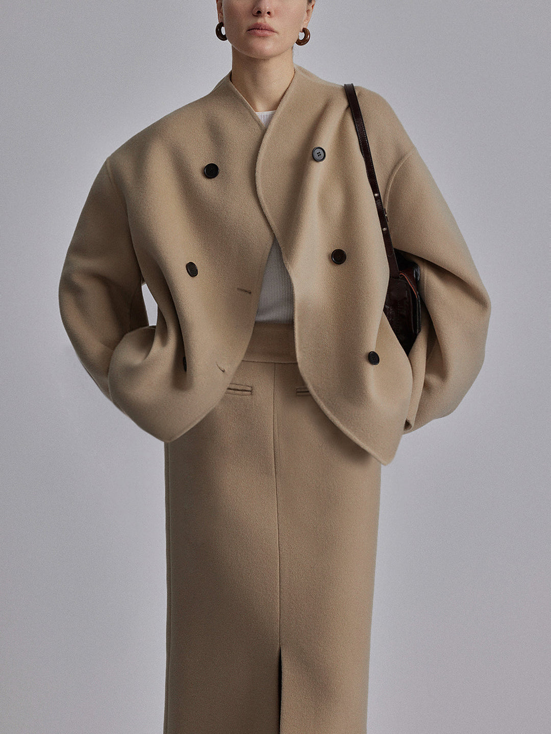 Avriane | Veste en laine courte avec double rangée de boutons mélange de laine moderne et chaude