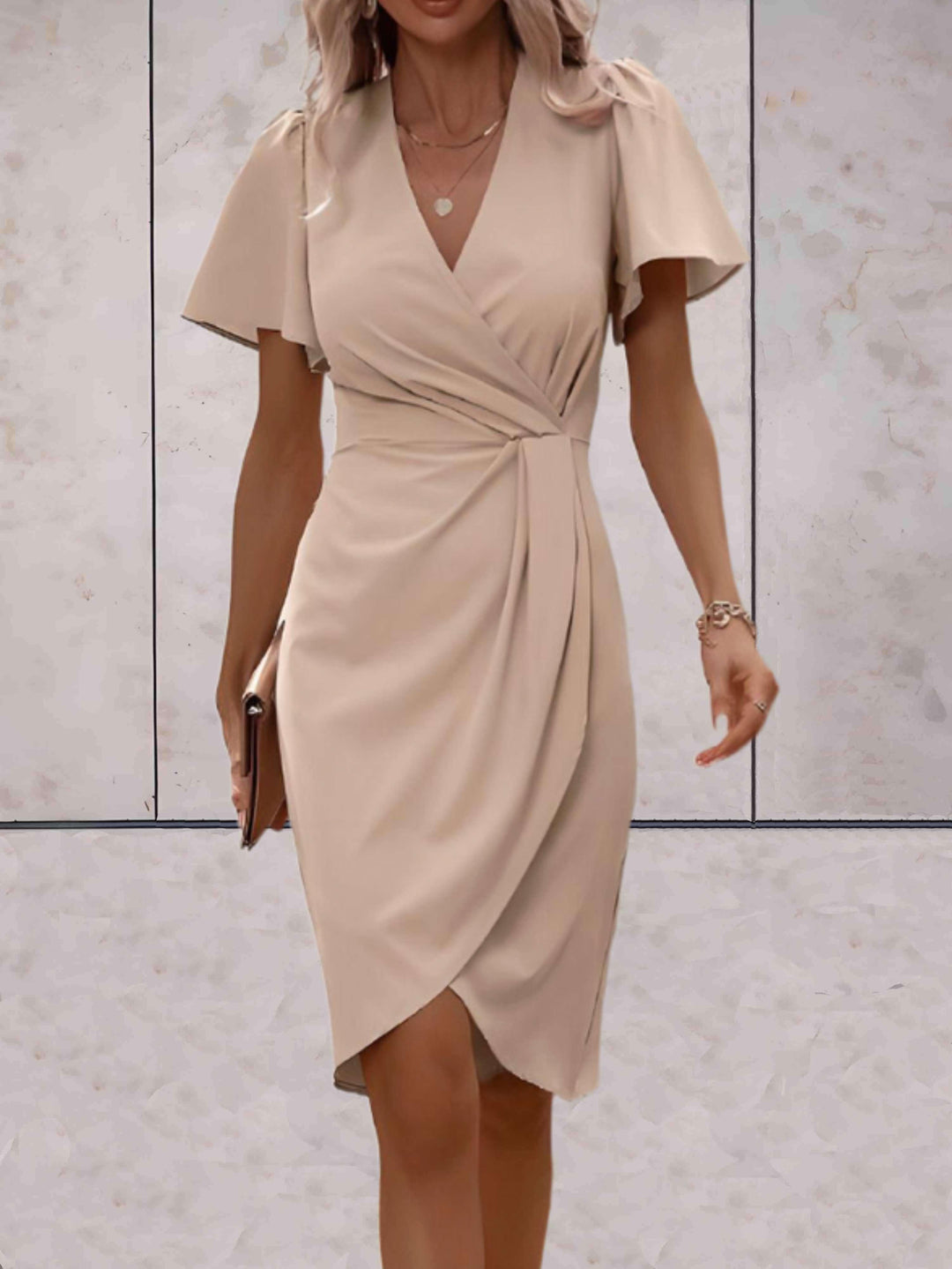 Levoire | Robe Portefeuille Classique Avec Décolleté En V Beige
