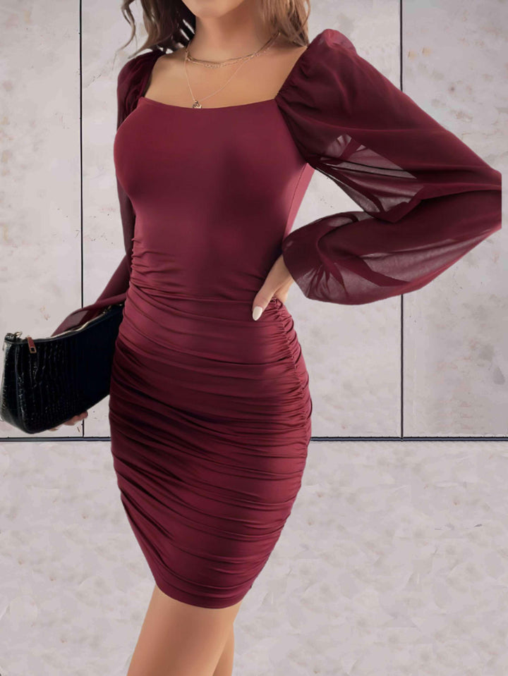Levoire | Élégante Mini-Robe Avec Des Manches Larges Luxueuses
