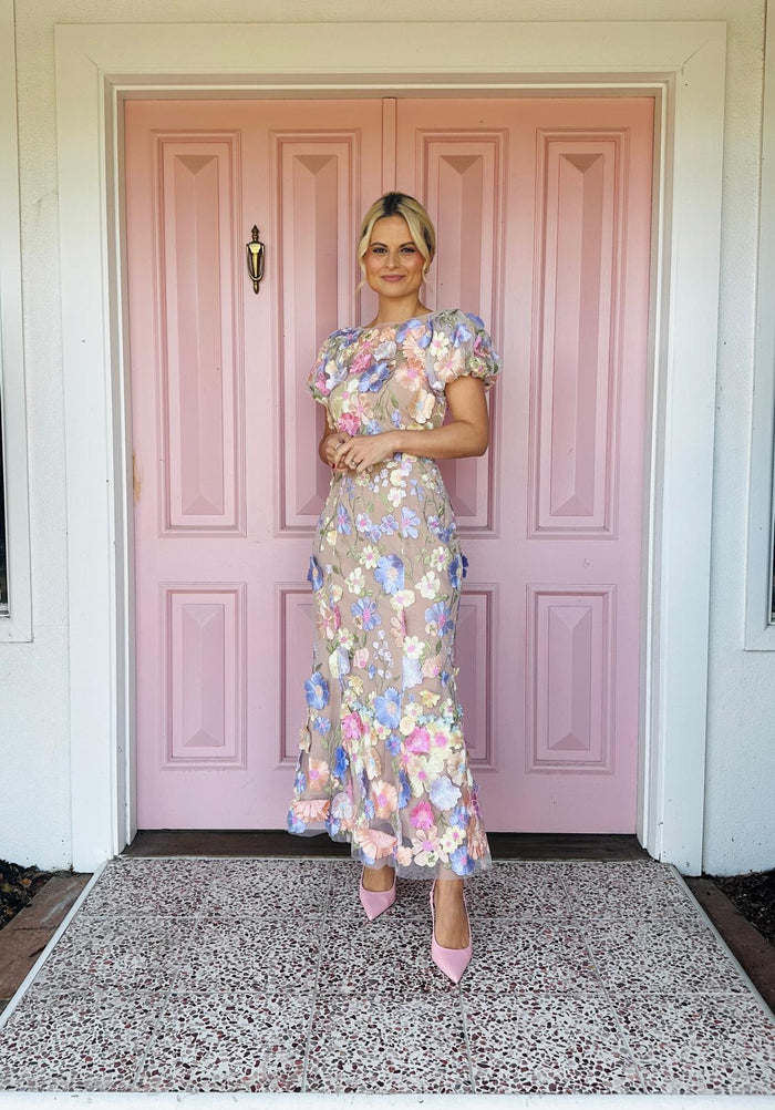 Levoire | Robe Longue Inspirée Des Fleurs À Manches Courtes Pour Femmes Multicolore