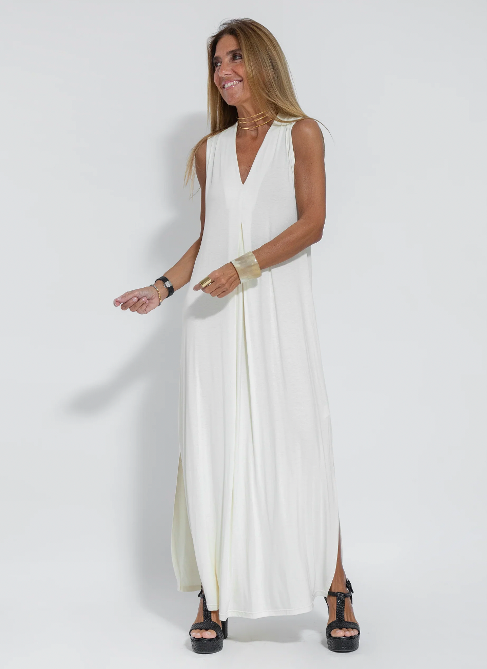 Levoire | Robe longue amincissante et cardigan Robe blanche + cardigan couleur café