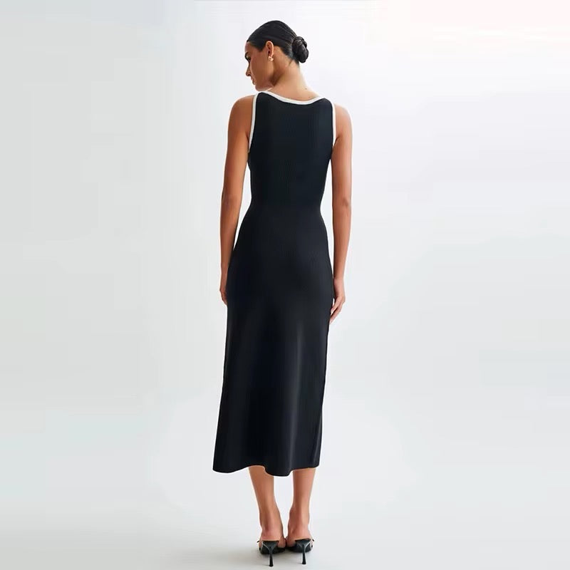 Levoire | Robe Élégante Noir Et Blanc Avec Détails En Boutons Dorés