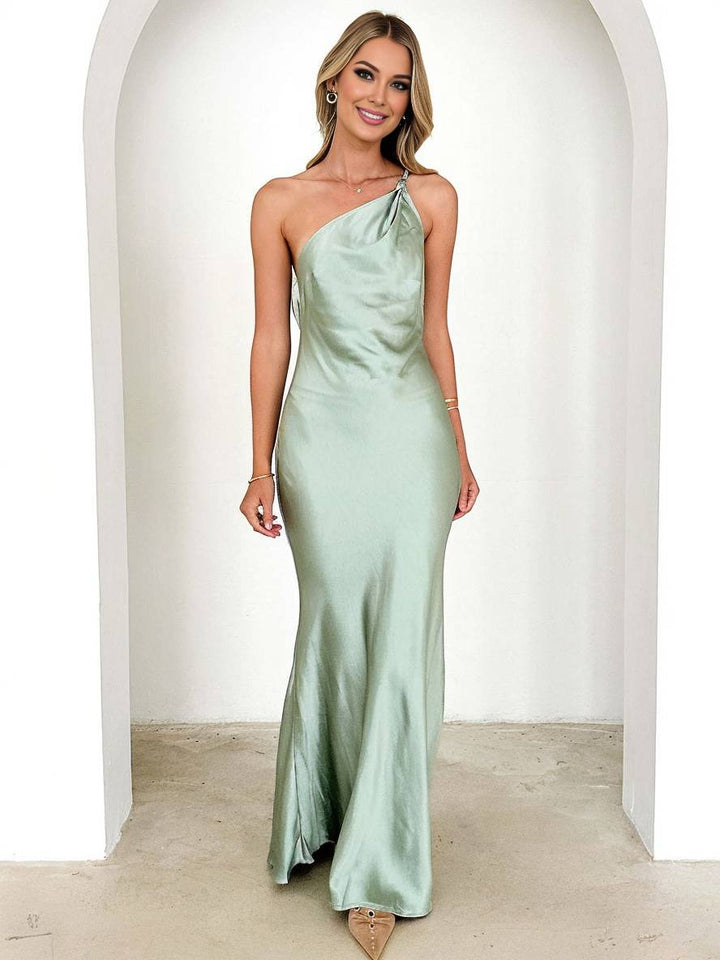 Levoire | Satin Robe De Demoiselle D'Honneur Dos Nu Avec Fines Bretelles Sans Manches Élégante Robe De Soirée De Mariage Vert pastel