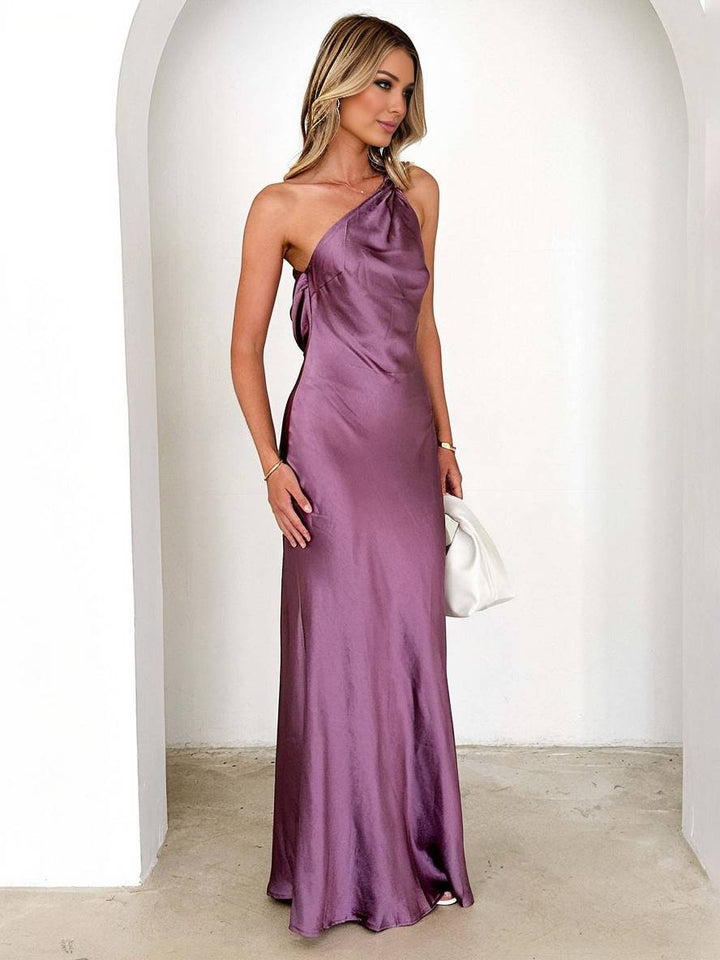 Levoire | Satin Robe De Demoiselle D'Honneur Dos Nu Avec Fines Bretelles Sans Manches Élégante Robe De Soirée De Mariage