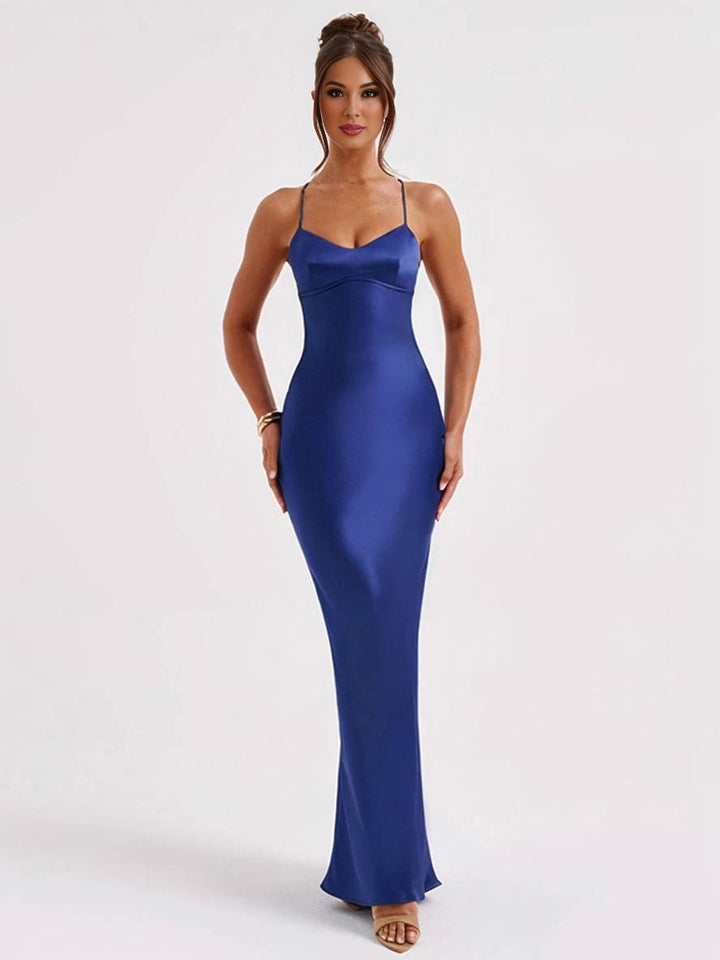 Levoire | Robe Longue En Satin Ajustée Décolleté En V Sirène Dos Nu Avec Fins Bretelles Sans Manches Élégante Invité Mariage Soirée