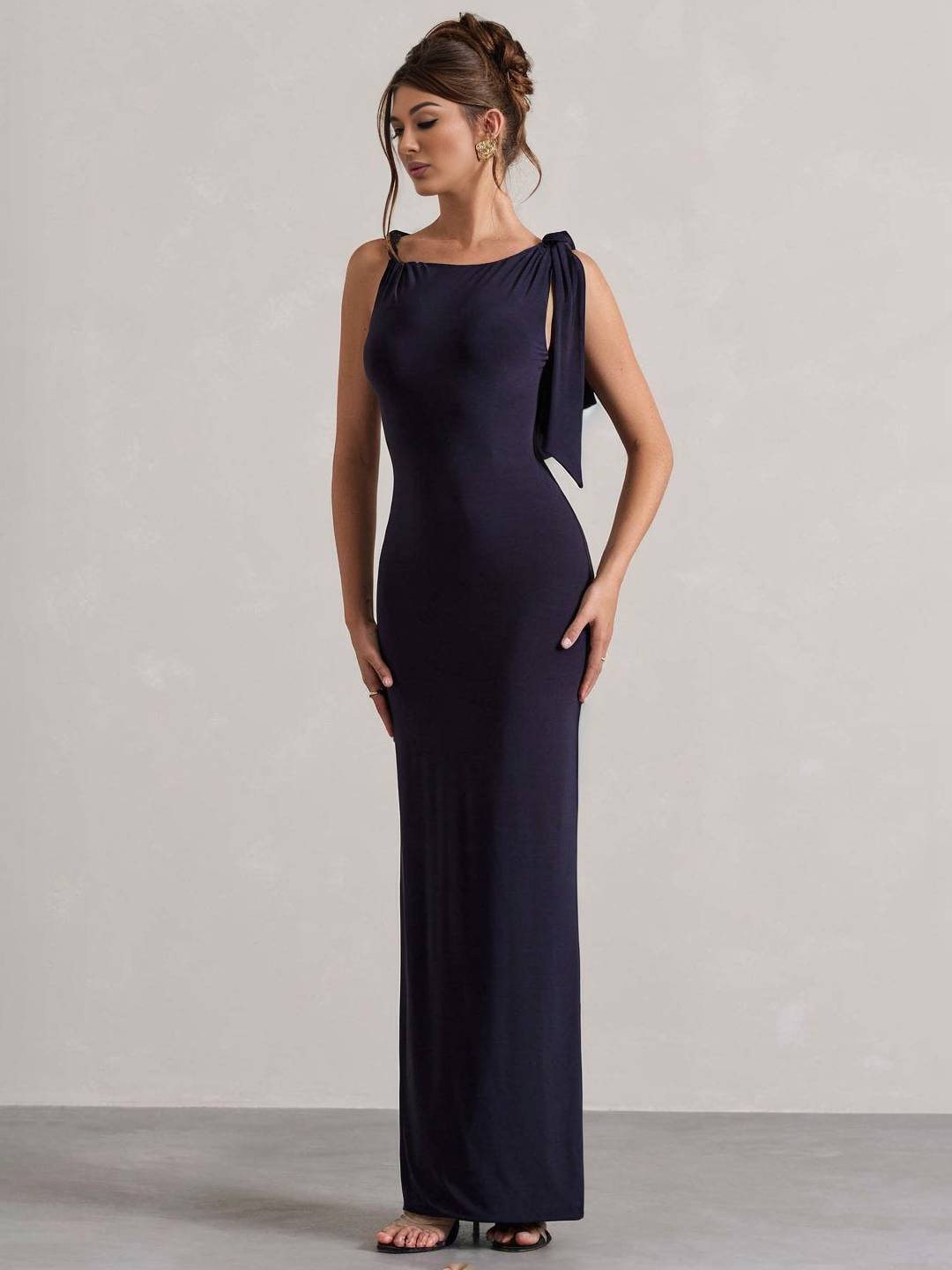 Levoire | Robe Sans Manches À Manches Longues Près Du Corps Pour Femmes Avec Détails De Boutons Aux Épaules Pour Une Soirée Élégante Marine
