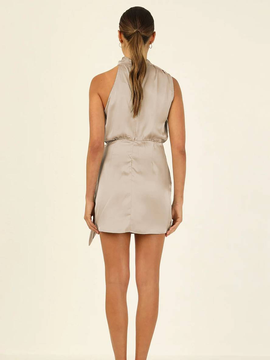 Levoire | Robe Courte Irrégulière Ceinture Col Roulé Dos Nu Sans Manches Dames Élégante Cérémonie Invitée De Mariage Cocktail