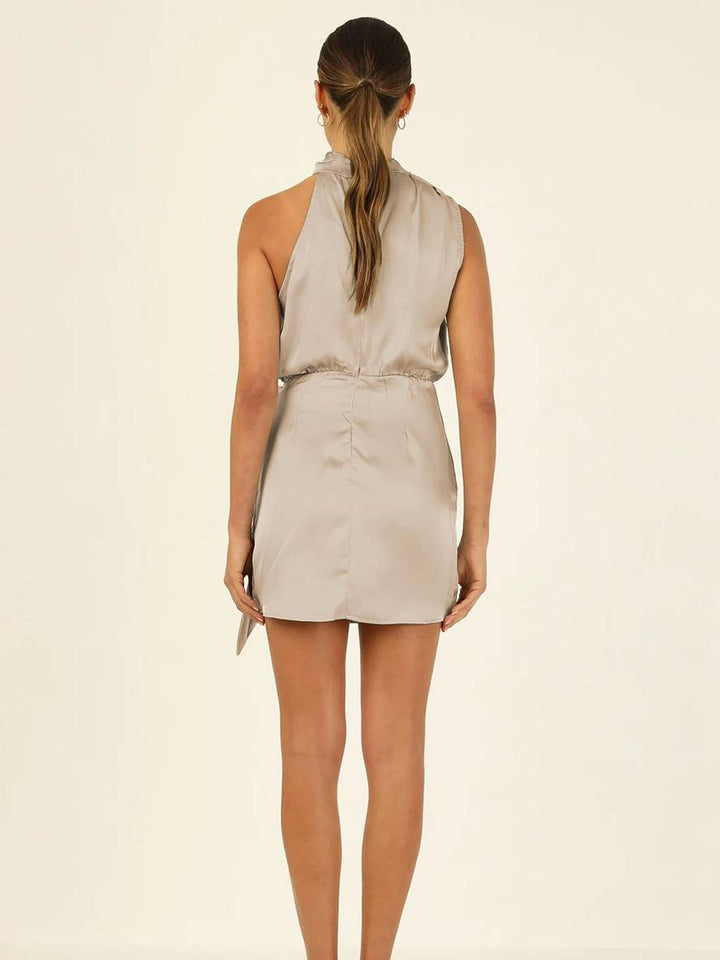 Levoire | Robe Courte Irrégulière Ceinture Col Roulé Dos Nu Sans Manches Dames Élégante Cérémonie Invitée De Mariage Cocktail