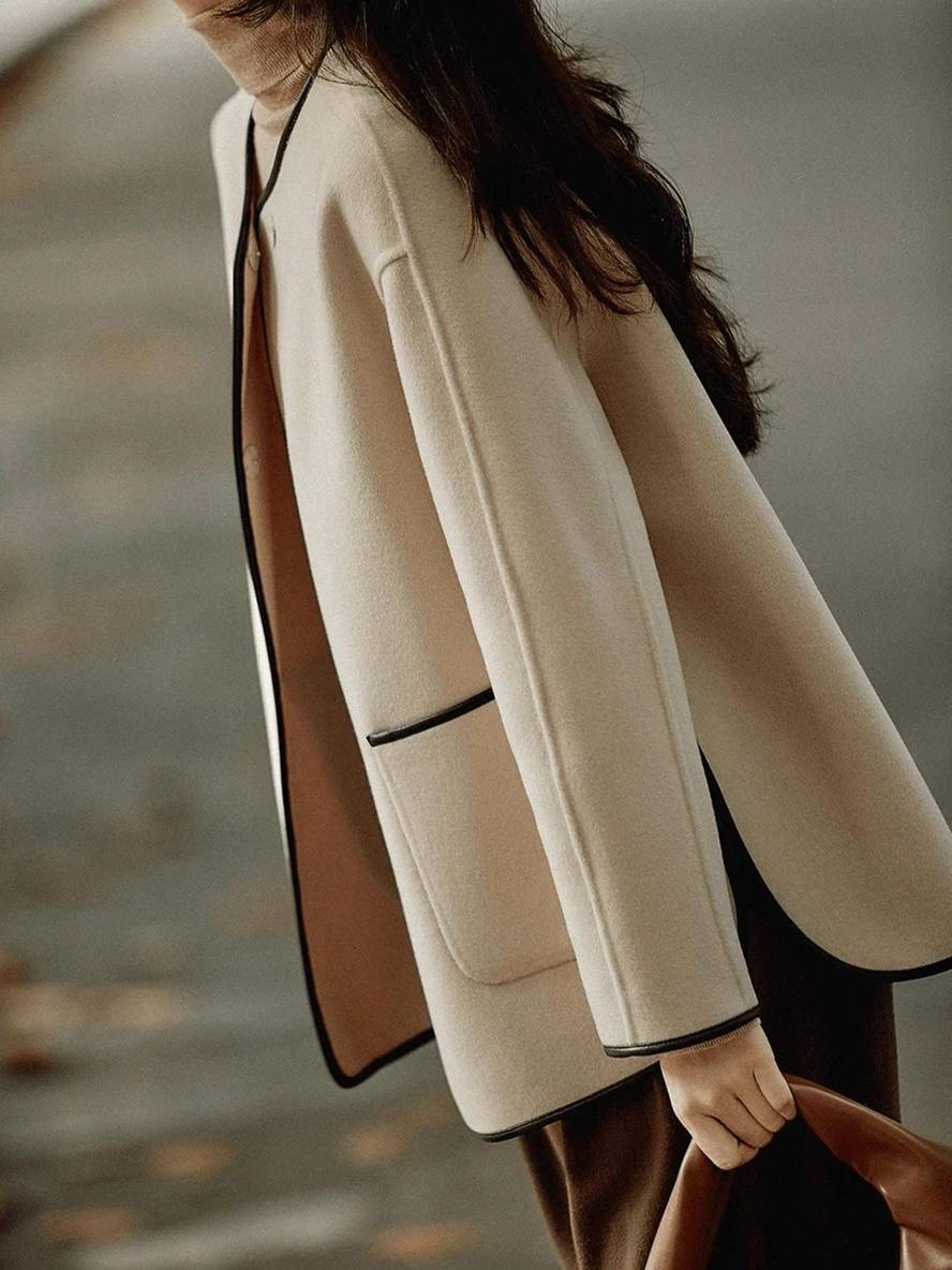 Levoire | Manteau Court En Laine Poches Col Rond Manches Longues Femme Mode Élégante Veste
