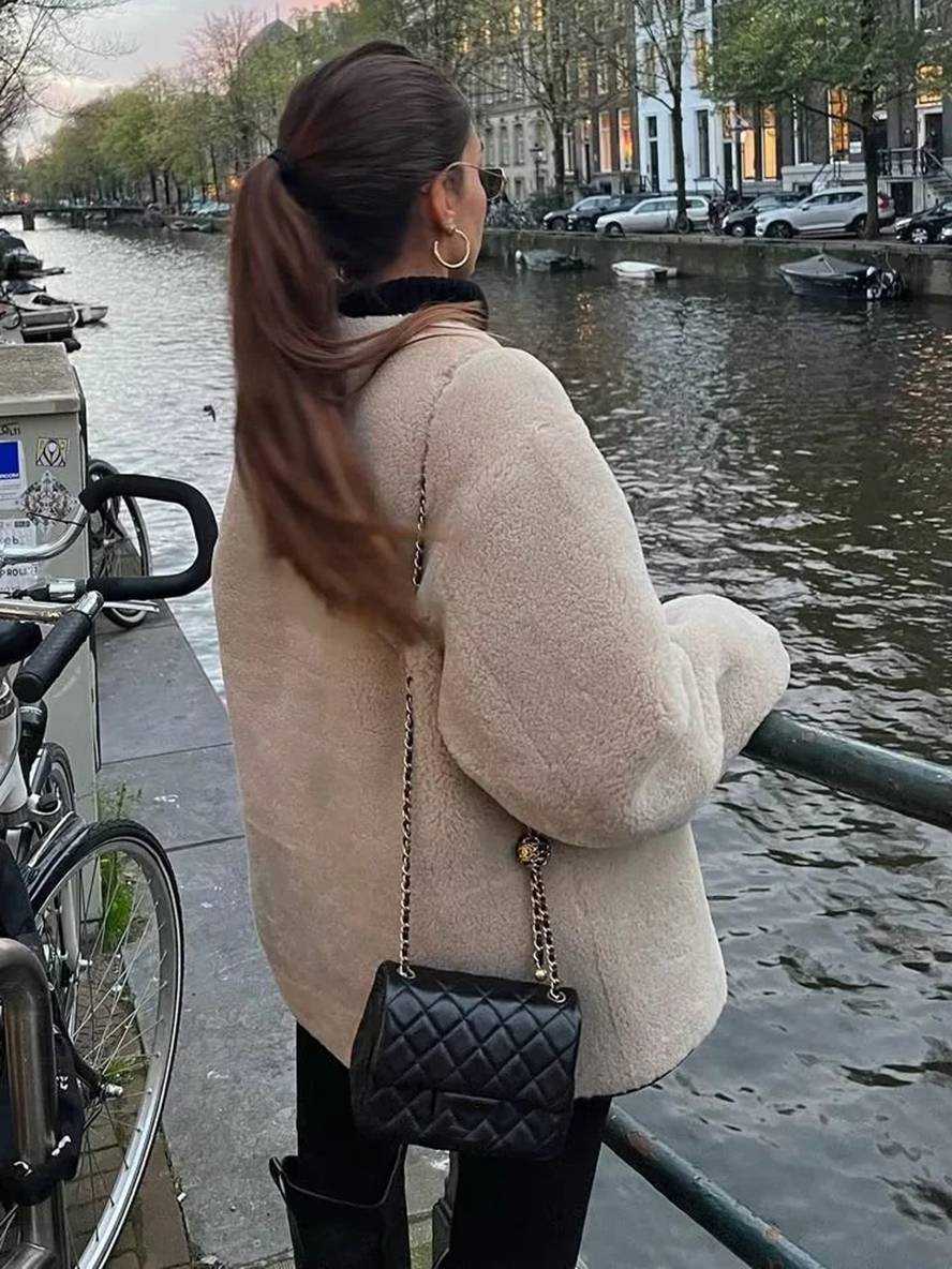 Levoire | Gilet En Fausse Fourrure Avec Fermeture À Bouton Poches Col Rond Femme Mode Élégante Manteau D'Hiver