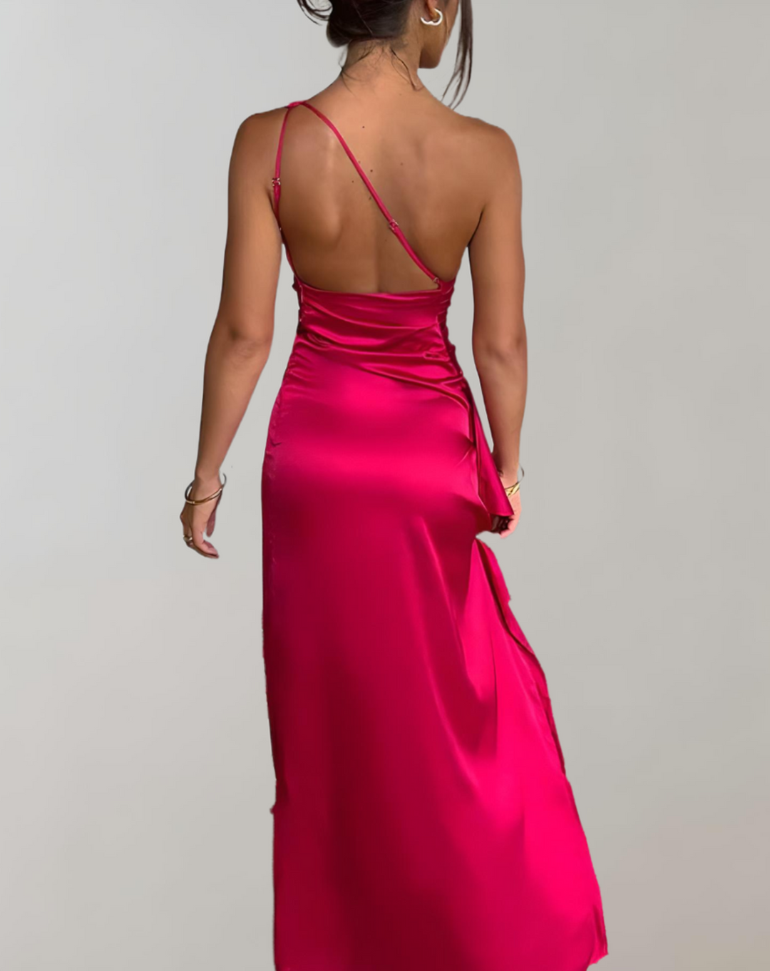Levoire | Robe en satin brillant avec fente