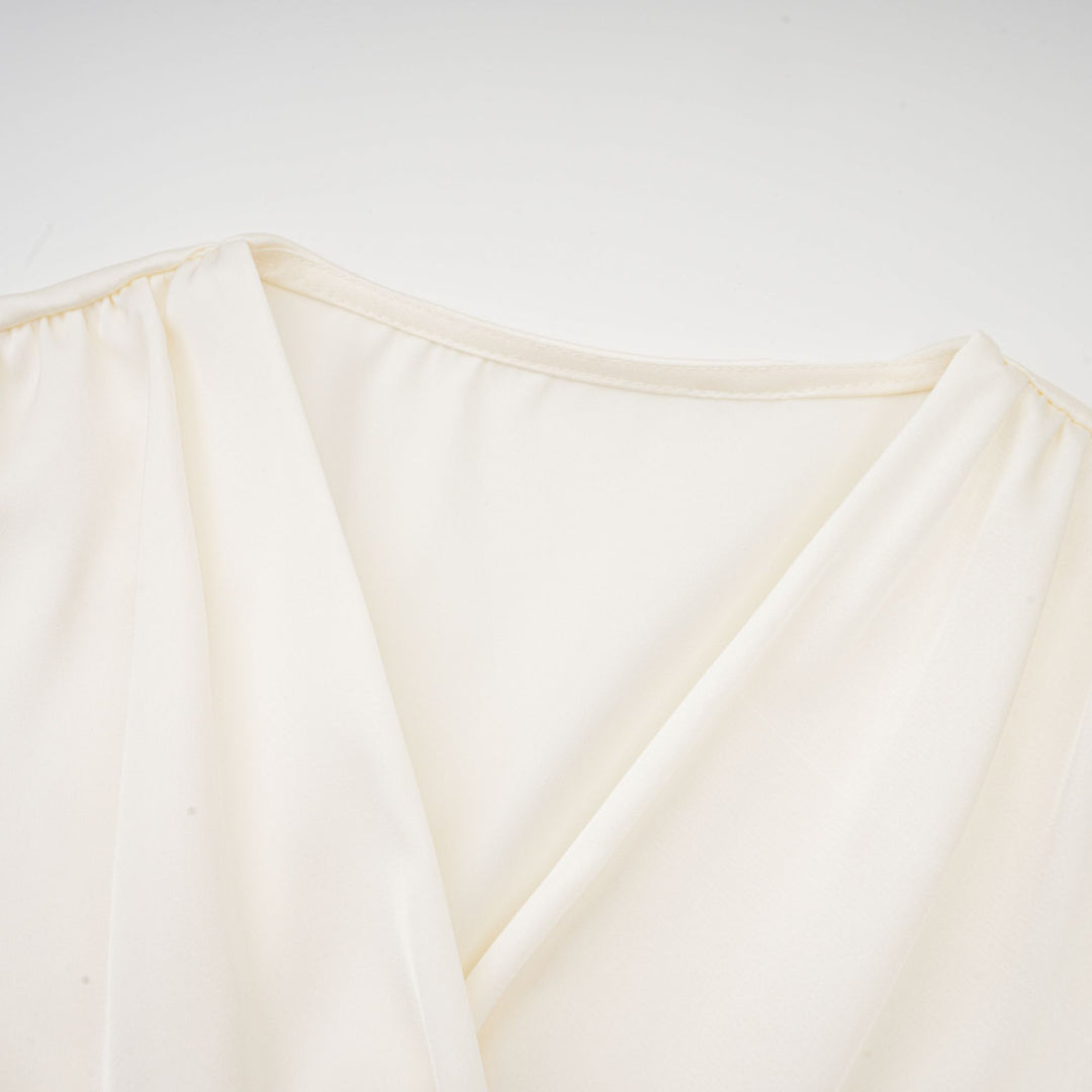 Levoire | Blanc Faux Fleur Twist Top Court