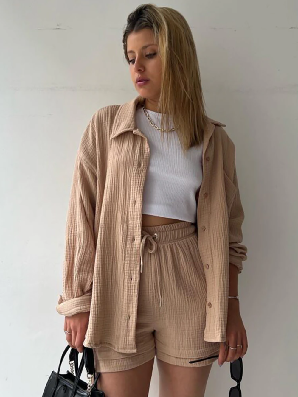 Levoire | Ensemble Assorti Pantalons Décontractés À Deux Pièces & Chemises À Revers Est Une Tendance Phare Cet Été Khaki