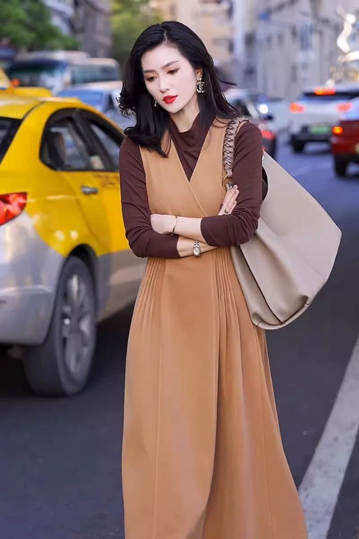 Levoire | Robe Midi Sans Manches Élégante Avec Décolleté En V Caramel