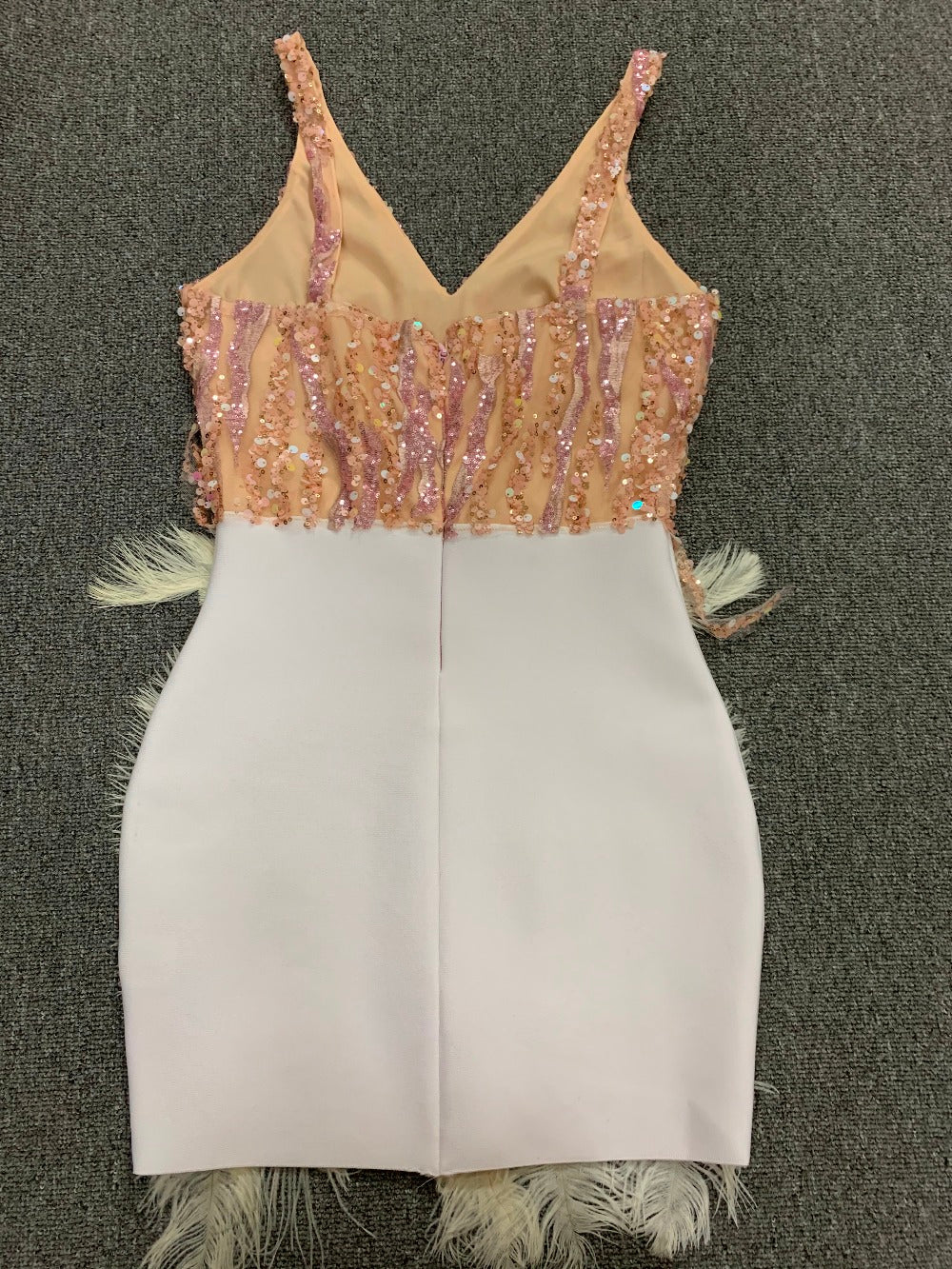 Levoire | Plumes Paillettes Mini Robes Épaules Dégagées