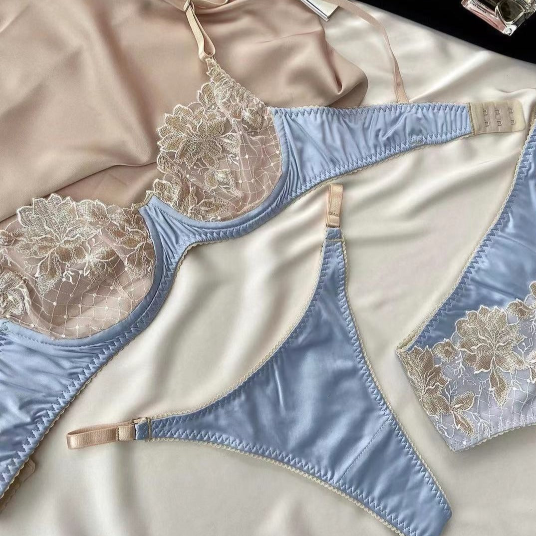 Levoire | Ensemble Satin Lingerie Avec Surface Lisse