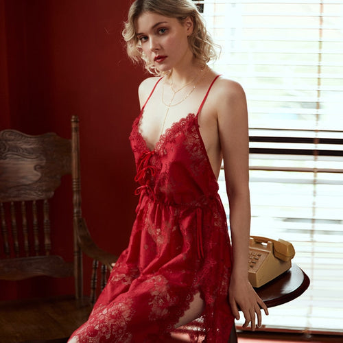 Levoire | Chemise De Nuit En Dentelle Avec Décolleté Sensuel