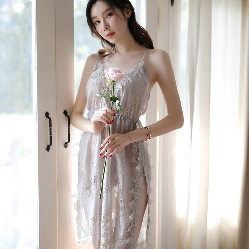 Levoire | Chemise De Nuit En Dentelle Avec Décolleté Sensuel Gris Universel