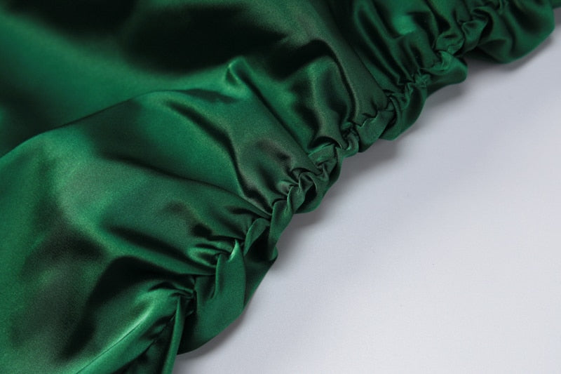 Levoire | Robe Maxi En Satin Vert Avec Découpe Au Dos