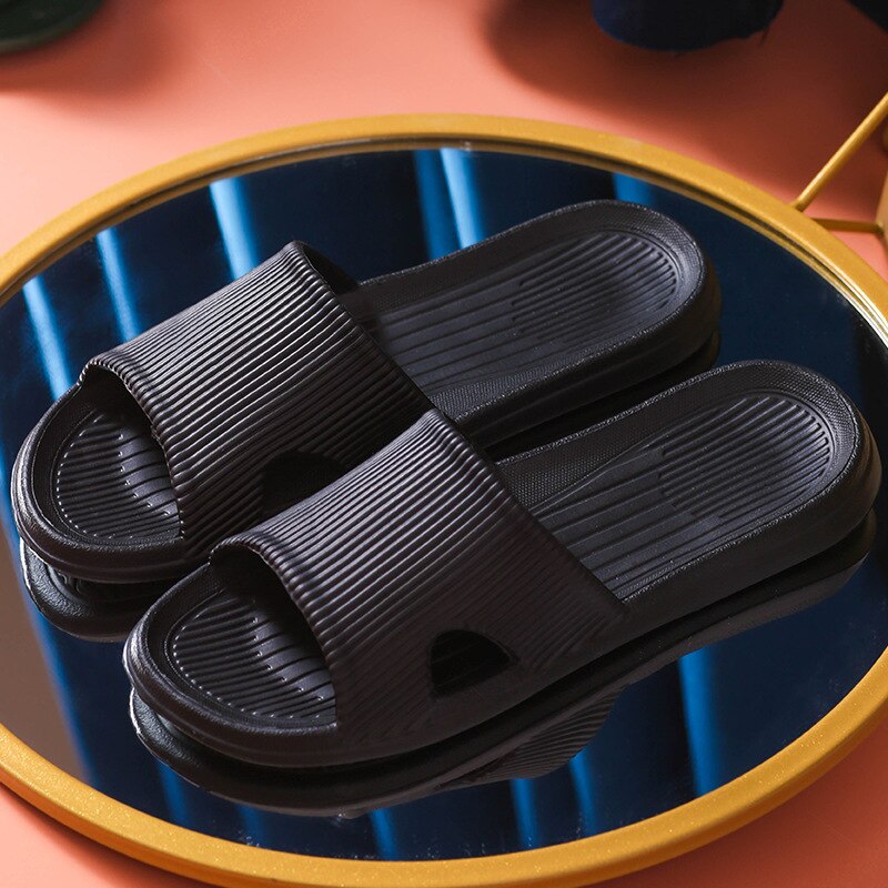 Levoire | Chaussons De Bain Pour Femmes Noir
