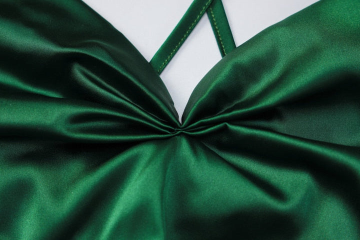 Levoire | Robe Maxi En Satin Vert Avec Découpe Au Dos
