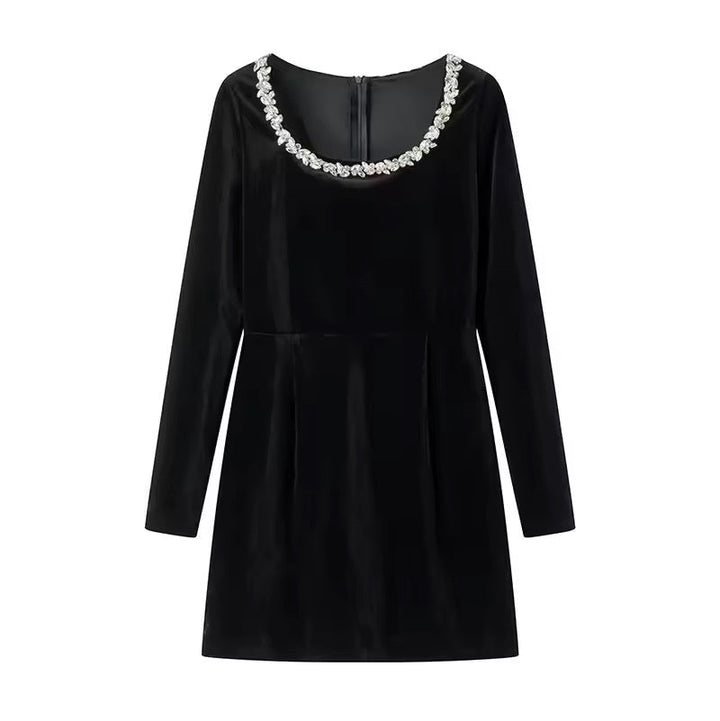 Levoire | Robe En Velours Noir Avec Décoration En Perles