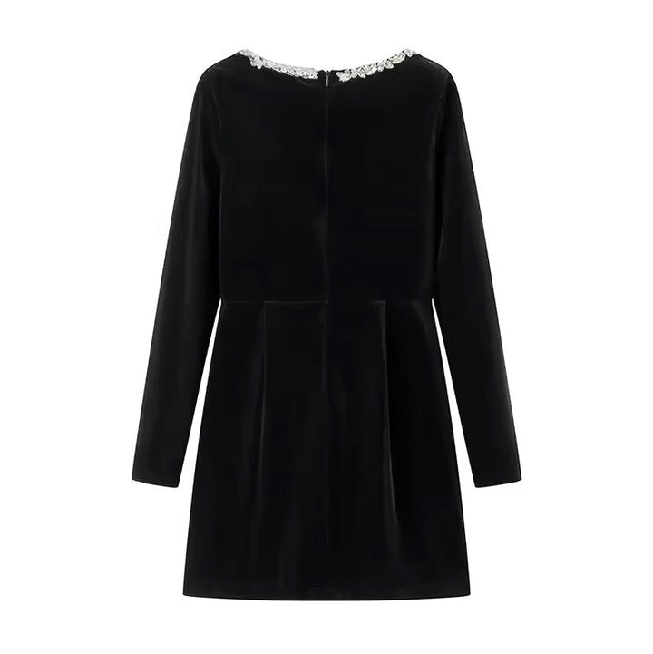 Levoire | Robe En Velours Noir Avec Décoration En Perles