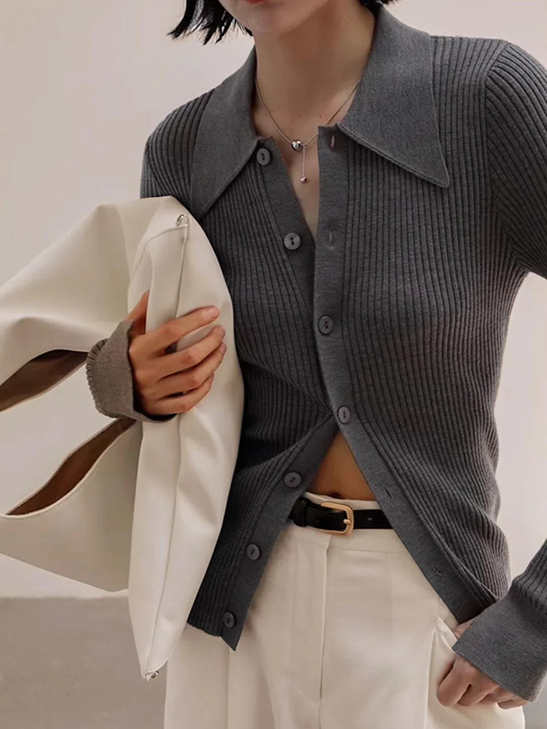 Levoire | Élégant Cardigan Slim À Rayures Avec Revers