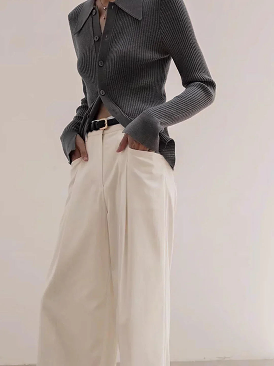 Levoire | Élégant Cardigan Slim À Rayures Avec Revers