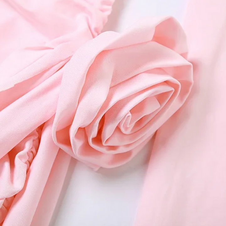 Levoire | Robe Féminine Avec Une Ligne Élégante