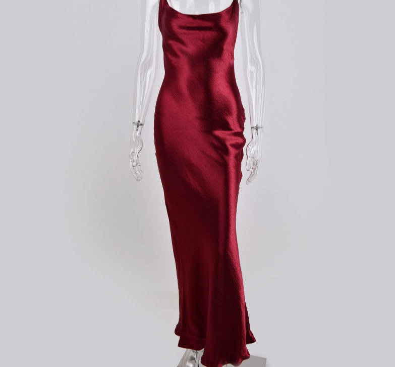 Levoire | Robe Longue Sans Dos À Bretelles Spaghetti En Satin Vinpoints