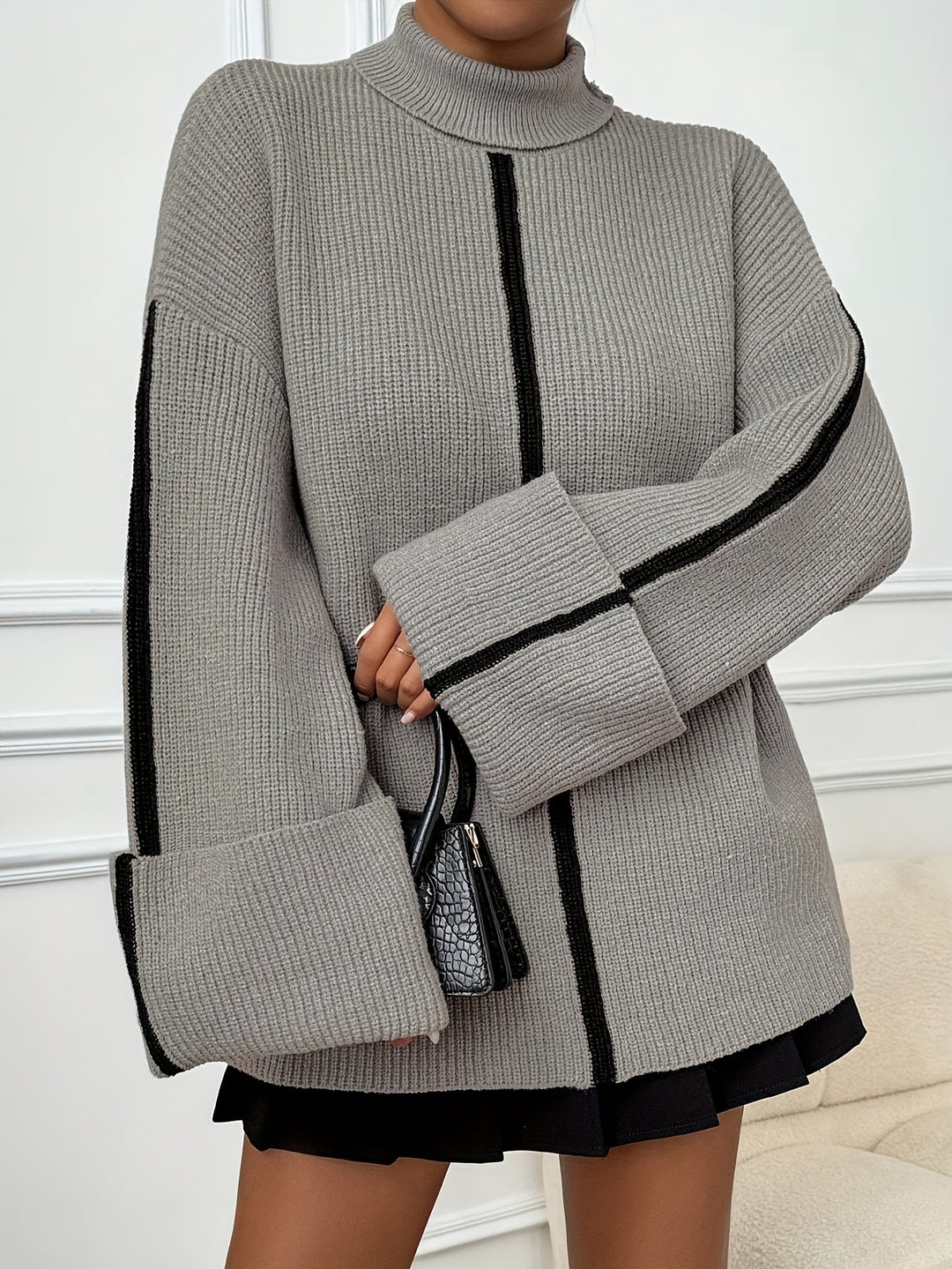 Levoire | Pulls Roulés Élégants Avec Des Manches Larges Et Des Rayures Contrastées