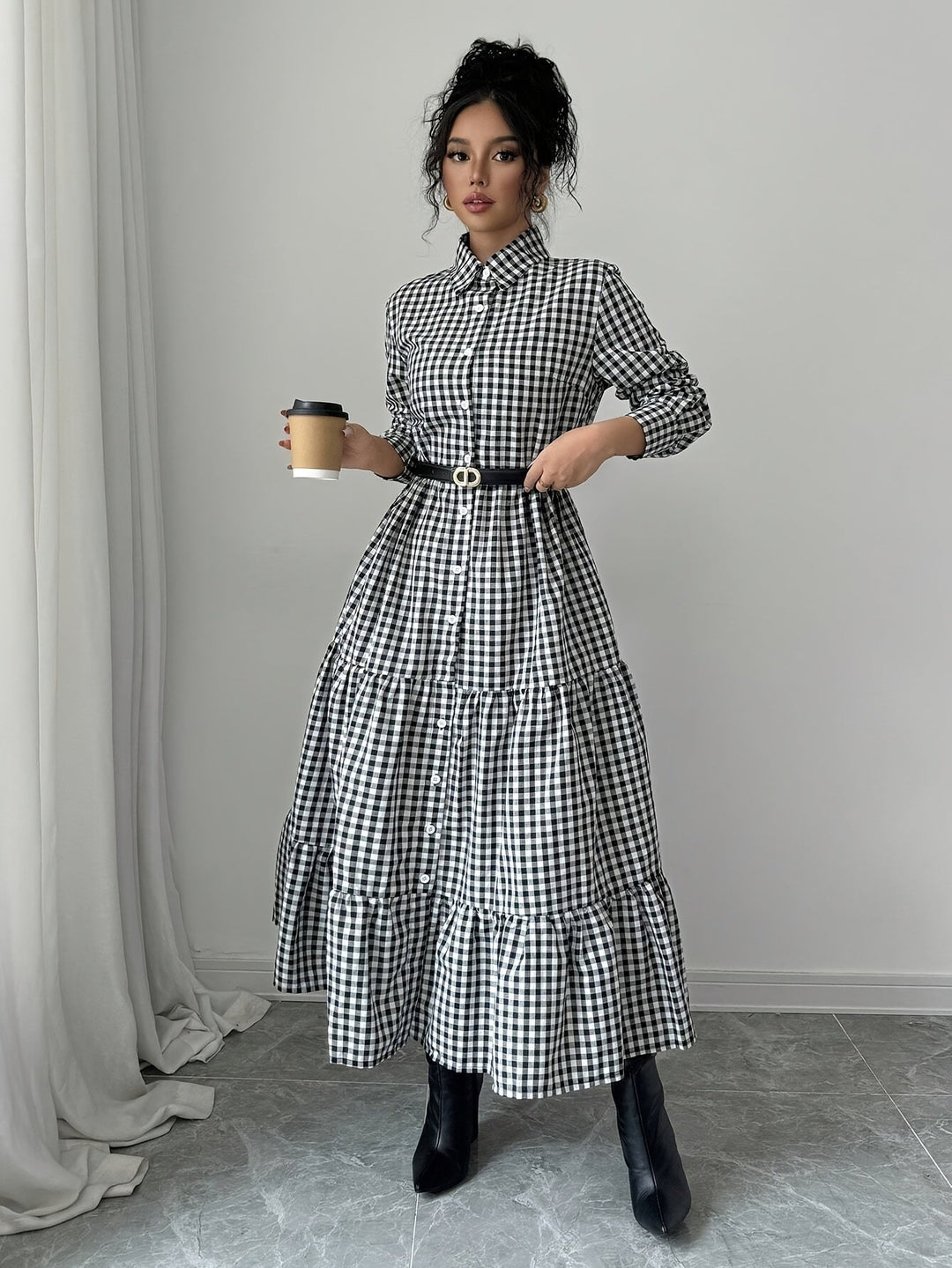 Levoire | Élégante Robe Chemise Maxi À Imprimé À Carreaux Avec Fermeture À Boutons Noir-blanc