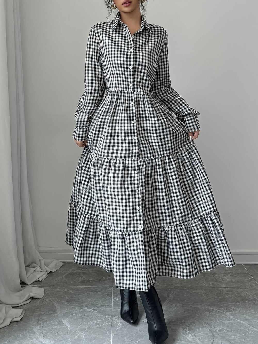 Levoire | Élégante Robe Chemise Maxi À Imprimé À Carreaux Avec Fermeture À Boutons