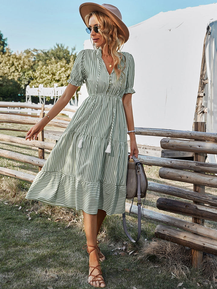 Levoire | Robe Midi Rayée Élégante Avec Des Boutons