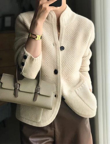 Levoire | Gilet Avec Boutonnière Et Sensation Cachemire